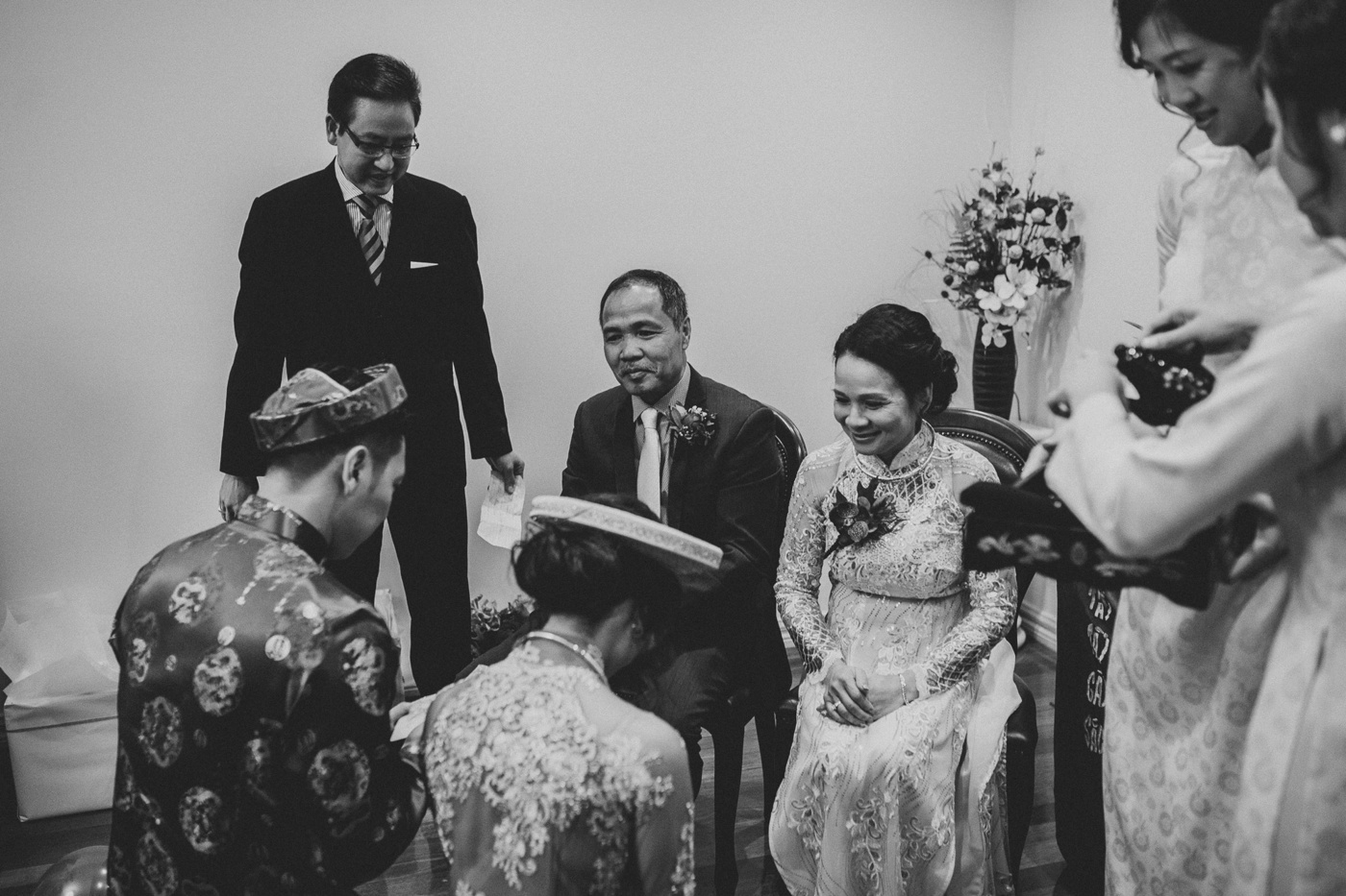 annie-kenneth_melbourne-cbd-candid-relaxed-wedding-photography_tea-ceremony_18