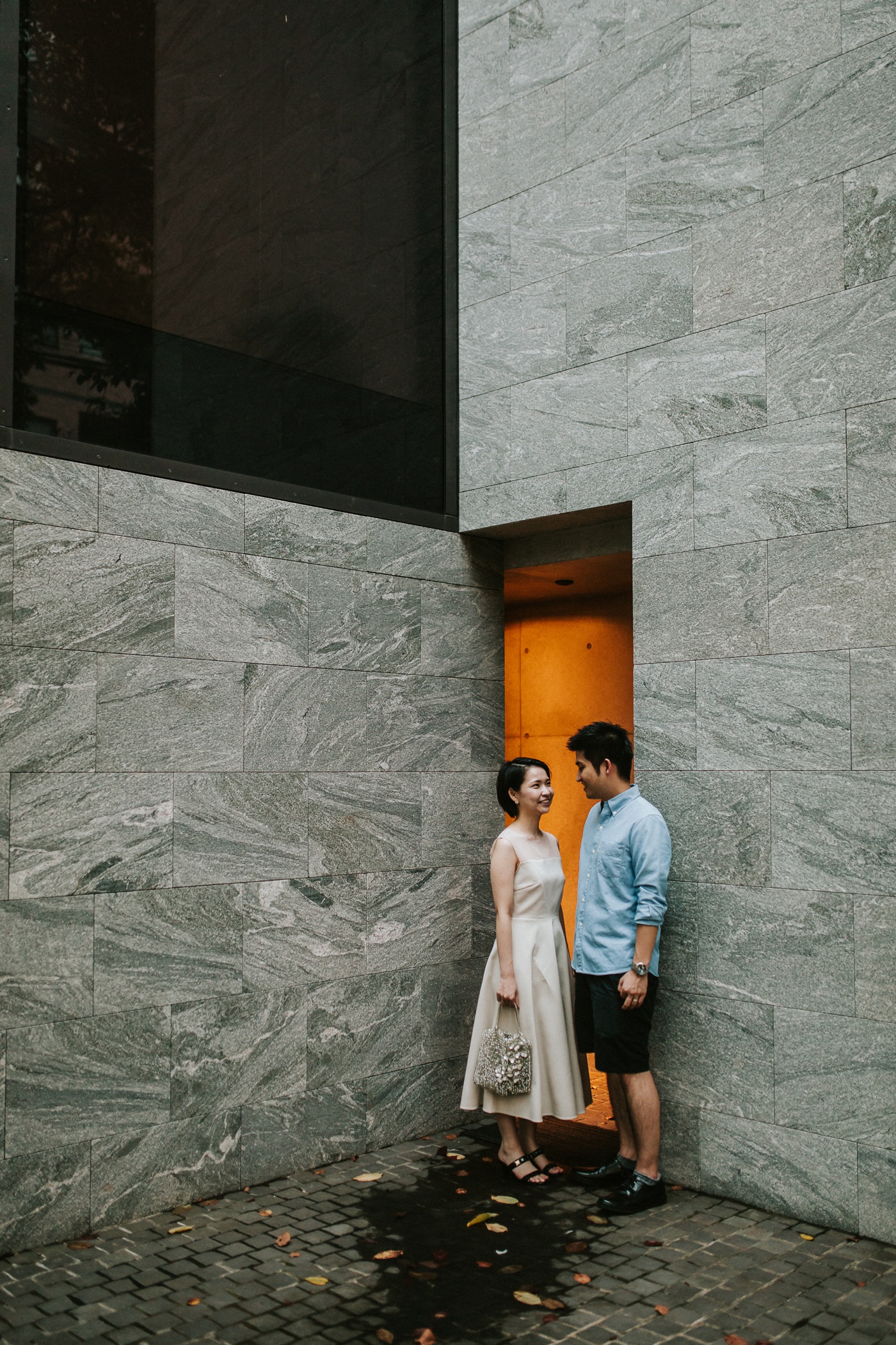 tomoko-shogo_tokyo-relaxed-urban-engagement-session_melbourne-candid-wedding-photography_11